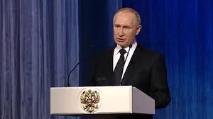 بوتين: القوات الروسية دمرت في سوريا فصائل إرهابية مزودة بعتاد نوعي   