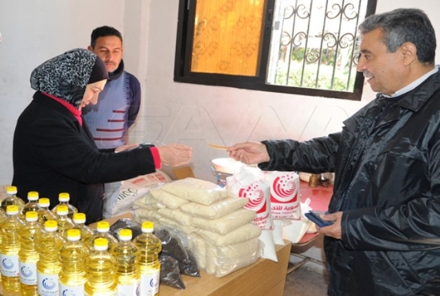 السورية للتجارة تبيع الزيت على البطاقة وتزيد كميات السكر والشاي