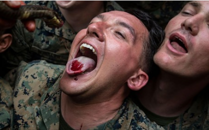 طقوس مقززة يمارسها الجنود الأمريكيون في تايلاند