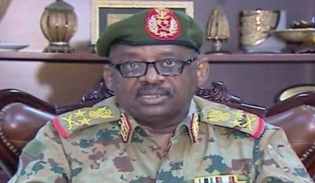 وفاة وزير الدفاع السوداني أثناء زيارته لجنوب السودان