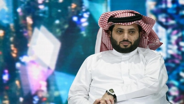 سعودي يتبرع بأكثر من مليون يورو لمواجهة تفشي كورونا في إسبانيا