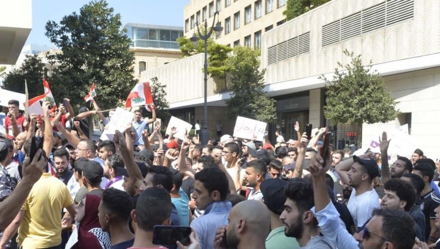 رغم كورونا .. مظاهرات شمال لبنان تندد بالفساد و 16 اصابة جديدة بكورونا