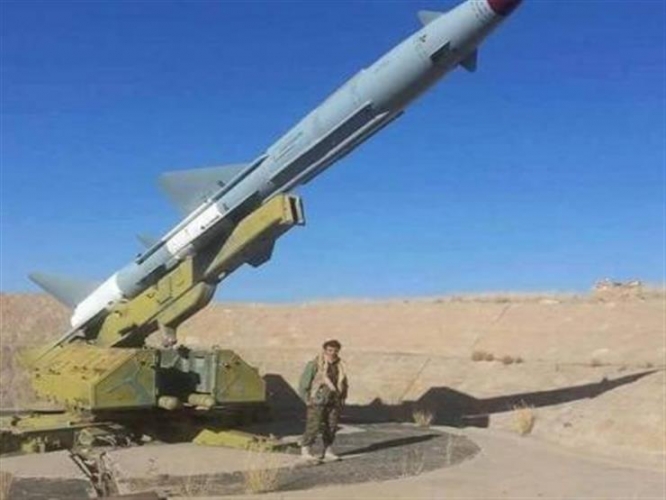 الحوثيون يطلقون صاروخ بالستي باتجاه مقرات التحالف