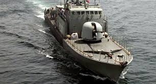 الجيش الإيراني يعلن مقتل 19 وإصابة 15 إثر قصف سفينة حربية في مياه الخليج