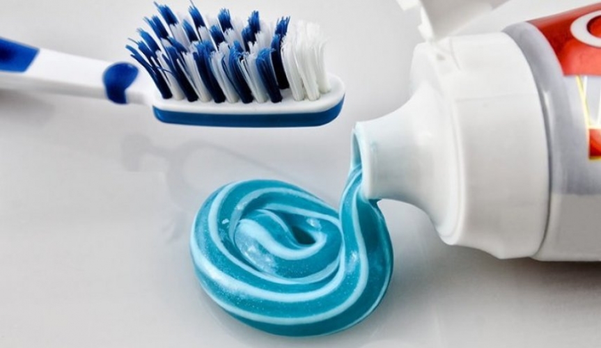 دراسة تكشف عن دور لمعجون الاسنان بالوقاية من كورونا