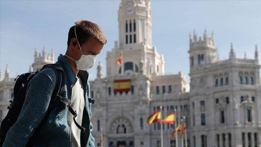 إسبانيا تلزم مواطنيها بالكمامات إذا عجز عليهم التباعد!