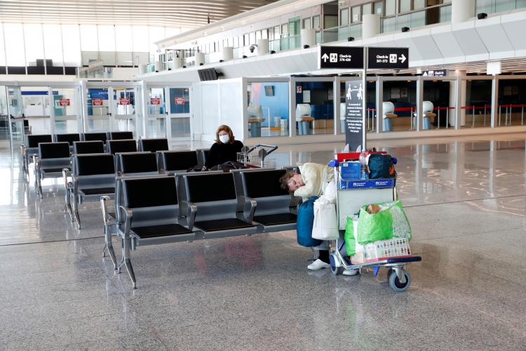 إيطاليا تعلن موعد إعادة فتح المطارات