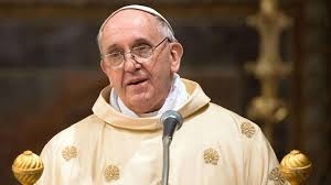 بابا الفاتيكان يدعو إلى توجيه الأموال لما فيه خير الإنسانية بدل حيازة الأسحلة  