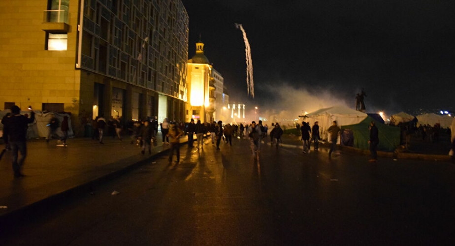 لبنان: عودة التظاهرات والاحتجاجات ليلا وإطلاق نار وسط بيروت