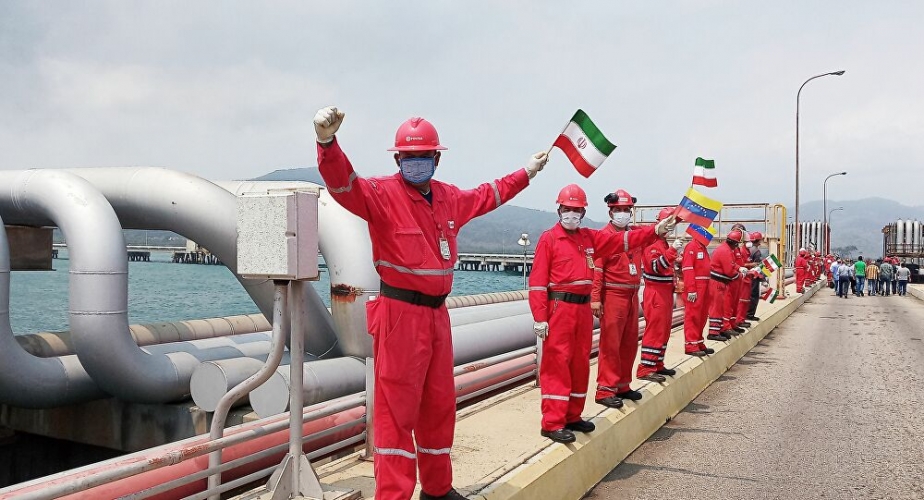 إيران تعلن استعدادها لمواصلة شحناتها النفطية إلى فنزويلا