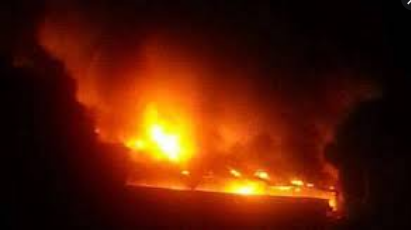انفجار آخر يهز أحد معسكرات العدوان السعودي في اليمن