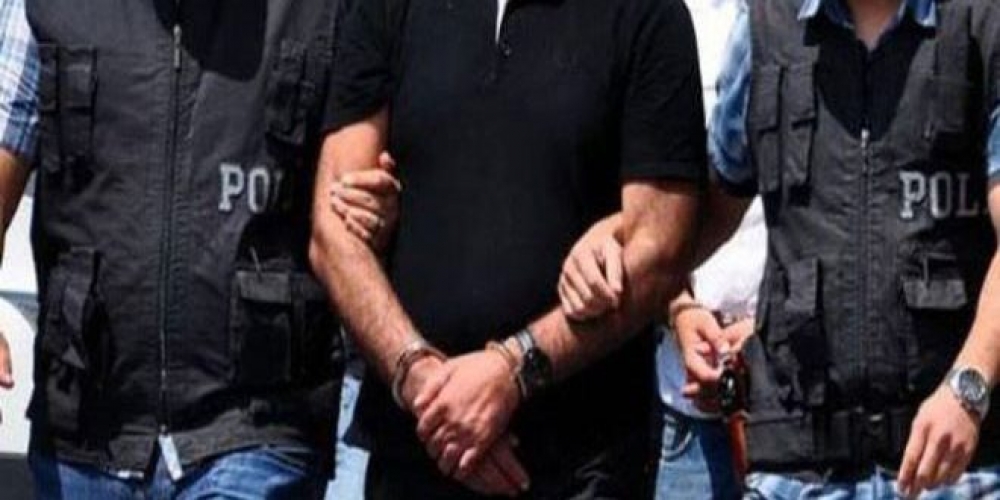 سلطات نظام أردوغان تنفذ عمليات دهم وتعتقل 25 من المعارضين