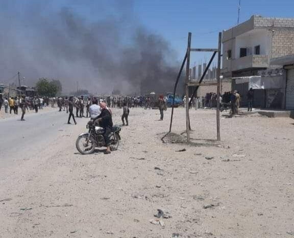استشهاد وجرح عدد من المدنيين بانفجار سيارة مفخخة في بلدة تل حلف في ريف رأس العين