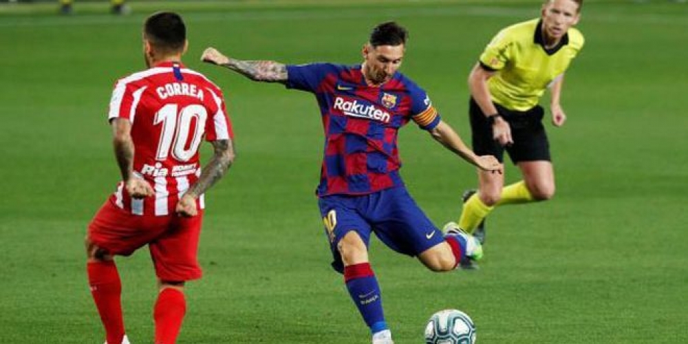 برشلونة يتعادل مع أتليتيكو ويتعثر مجدداً في منافسته مع ريال مدريد على اللقب