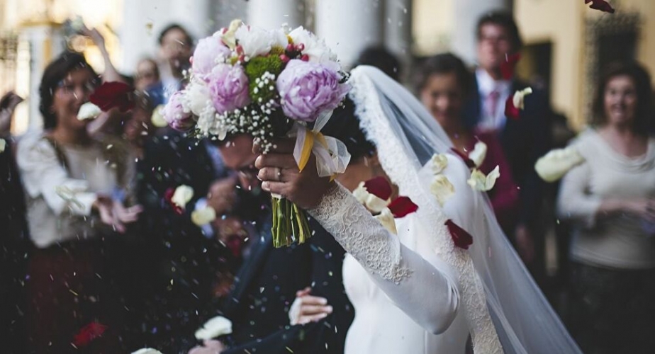 باستثناء الرقصة الأولى للعروسين.. بلجيكا تحظر الرقص في حفلات الزفاف