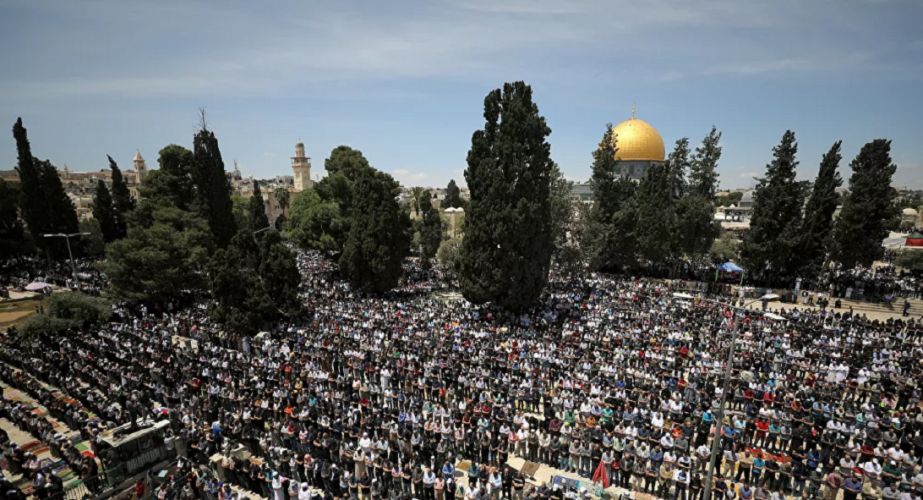 مفتي القدس وفلسطين يفتي بحرمان الإماراتيين من الصلاة في المسجد الأقصى   