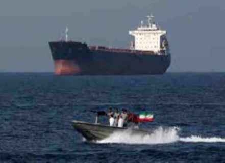 الحرس الثوري في إيران يبني ثاني ناقلة نفط عابرة للمحيطات   
