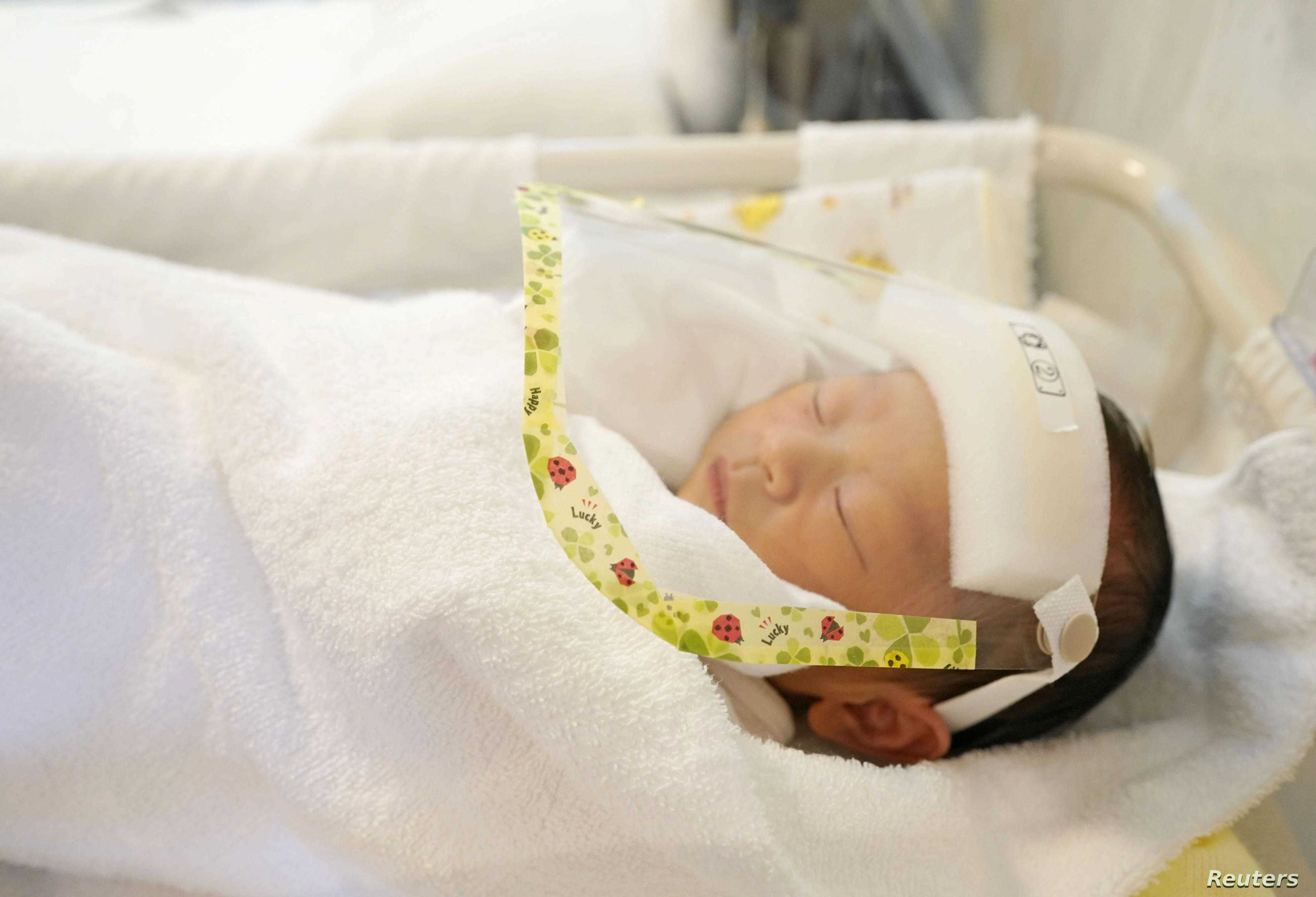 ولادة طفل يحمل أجساما مضادة لفيروس كورونا