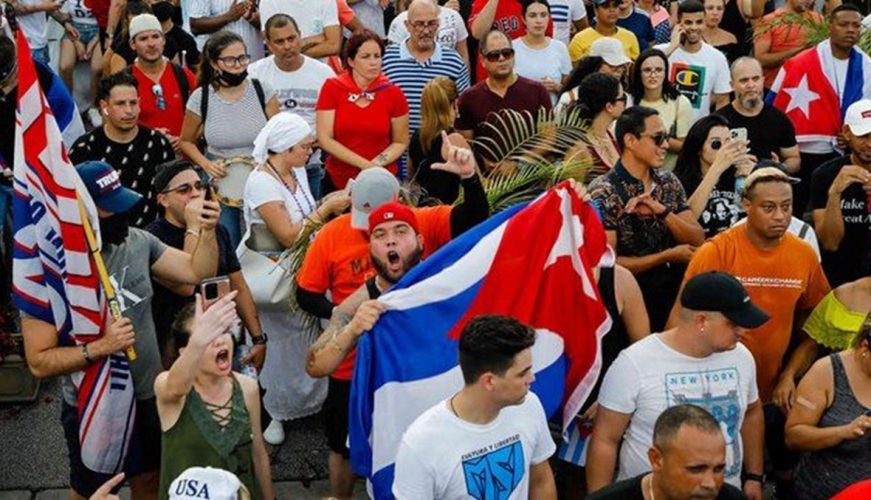 الشعب الكوبي يندد في مظاهرة حاشدة بالتدخلات الخارجية في شؤون بلادهم