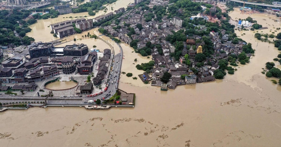 السلطات الصينية ترفع الاستجابة للطوارئ الى ثاني أعلى مستوى بسبب استمرار الأمطار