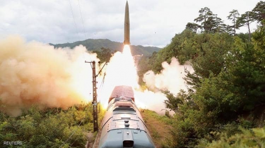 كوريا الديمقراطية تختبر صاروخ يطلق من عربات على السكك الحديدية بنجاح