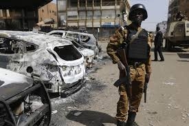 مقتل 15 جنديا في هجوم إرهابي استهدف وحدة عسكرية في بوركينا فاسو الأفريقية