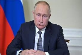 بوتين يمنح الصحفية داريا دوغينا وسام الشجاعة