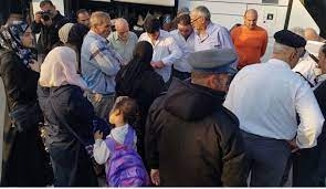 وصول دفعة من المهجرين السوريين من مخيمات اللجوء في لبنان إلى معبر الدبوسية