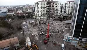 مكتب جاهزية ريف دمشق يرصد الأبنية المتصدعة.. لا يوجد رقم دقيق في تقدير الأضرار