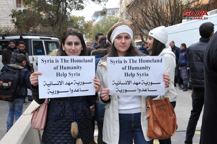 اعتصام لنقابة المعلمين أمام مقر الأمم المتحدة للمطالبة برفع الحصار عن سورية