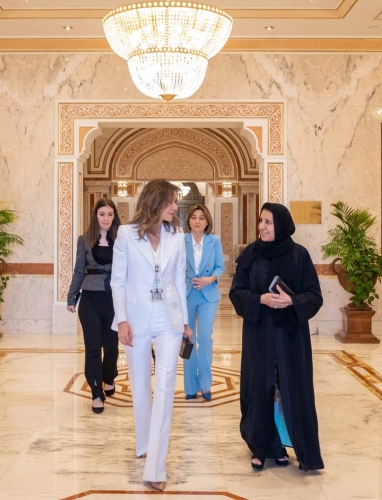 الشيخة فاطمة بنت مبارك تستقبل السيدة اسماء الأسد في قصر البحر بأبو ظبي