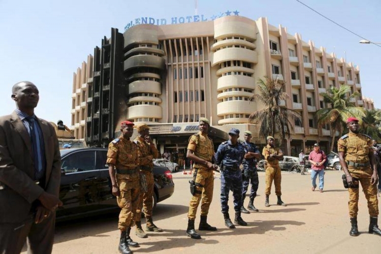  مقتل عشرات العسكريين والمتطوعين في بوركينا فاسو بهجومين إرهابيين