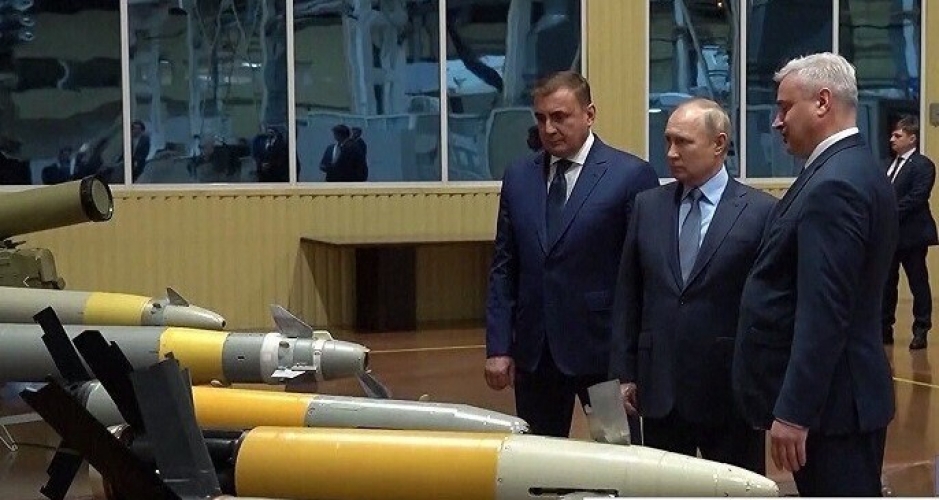 الرئيس الروسي بوتين: سنرد بالمثل إذا استُخدمت ذخائر عنقودية