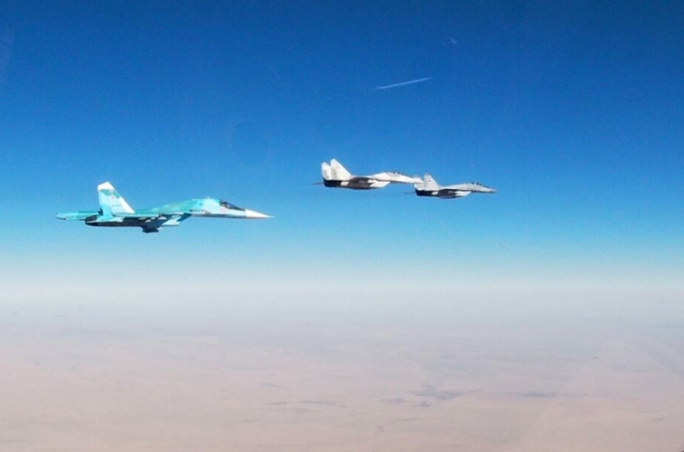 مقاتلتان للتحالف الدولي تقتربان بشكل خطر من طائرتين حربيتين روسيتين جنوبي سورية