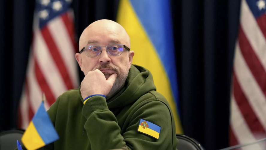 زيلينسكي يعلن استقالة وزير الدفاع الأوكراني ريزنيكوف