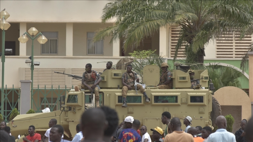 بوركينا فاسو تطرد الملحق العسكري الفرنسي لممارسته أنشطة تخريبية