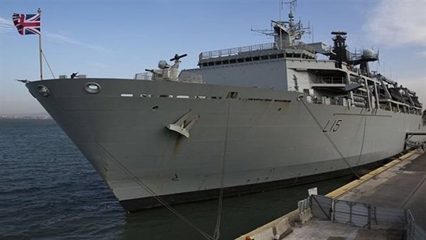 بريطانيا تنظم للولايات المتحدة و ترسل سفينتين حربيتين لدعم الاحتلال