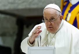 البابا فرنسيس يأسف لمقتل سيدة وابنتها من الرعية الكاثوليكية في غزة بدم بارد على يد الاحتلال