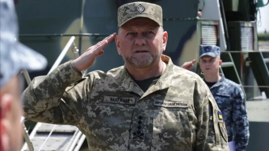 قائد الجيش الأوكراني يكَذب الرئيس زيلنسكي بخصوص التعبئة وبذات الوقت يدعو للتعبئة