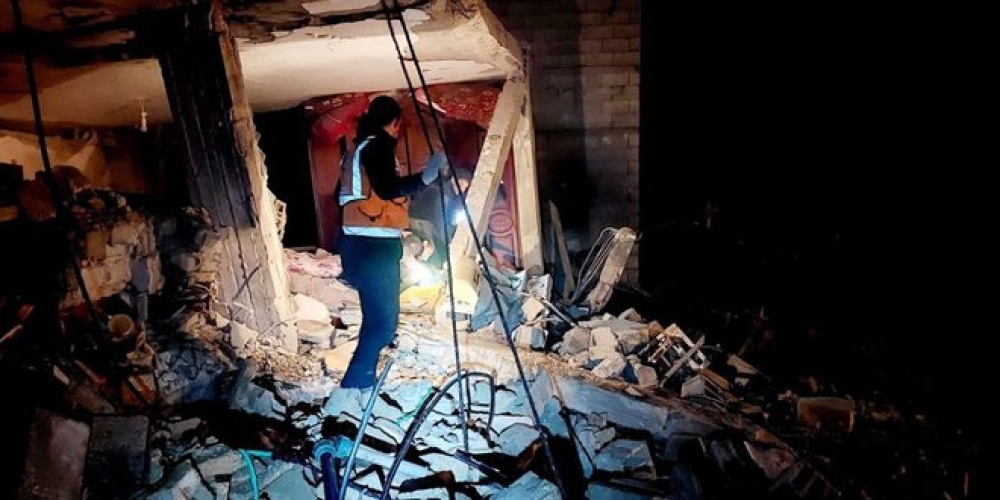 استشهاد 6 فلسطينيين جراء قصف الاحتلال منزلاً في رفح
