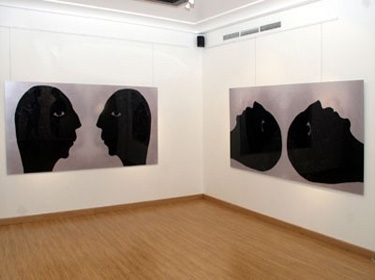 معرض الفنان صادق الفراجي يبحث في تركيبة الحياة ومكنونات النفس البشرية