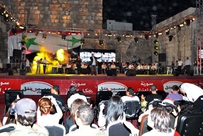 فنانو سورية يغنون الوطن فى قلعة دمشق