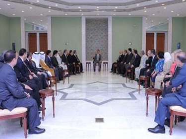 الرئيس الاسد يبحث مع وفد من الجالية السورية في الكويت الأوضاع في سوريةومسيرة الإصلاح