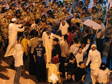 الأمن السعودي يفتح النار على متظاهرين في منطقة القطيف