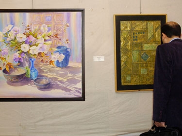 معرض الفن الإيراني الحديث أساليب فنية متنوعة تعكس تطور مبدعيها