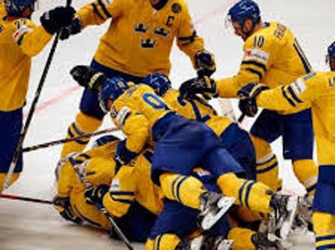 سوتشي.. السويد أول المتأهلين لنصف نهائي هوكي الجليد 