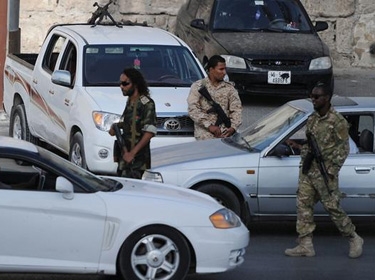 47 قتيلاً في اشتباكات بين الجماعات المسلحة بمحيط مطار العاصمة الليبية