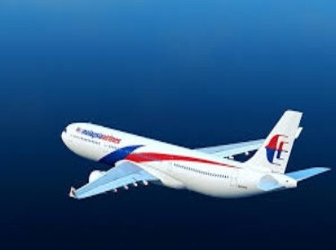 الاستخبارات الأميركية: الطائرة الماليزية قد تكون أسقطت من طريق الخطأ