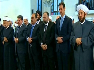 الرئيس الأسد يؤدي صلاة عيد الفطر المبارك في جامع الخير بدمشق