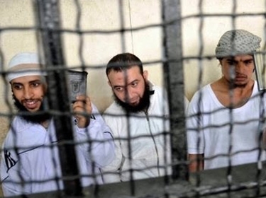 اعدام خمسة اسلاميين متشددين ادينوا بقتل شرطي مصري